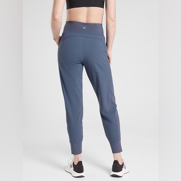 Athleta Distance Jogger Dobby Iron Blue Size Medium Lightweight Run Pant NEW - Picture 5 of 12